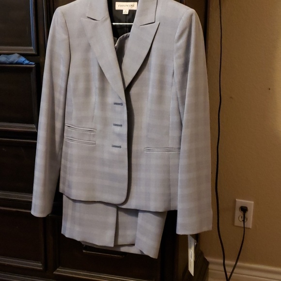 Evan Picone Dresses & Skirts - Evan Picone 2 Piece Suit. Size 4